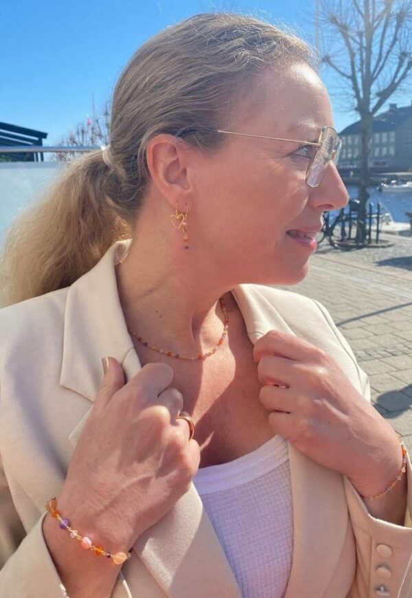 Susanne Friis Bjørner forgylt sølv kjede med mix av sten i oransje, rosa og lilla