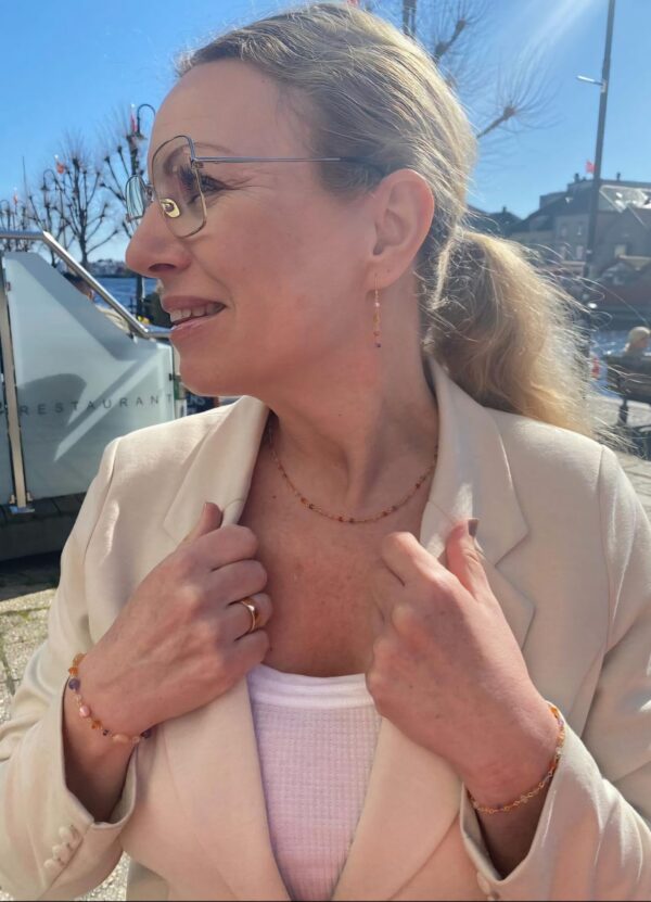 Susanne Friis Bjørner forgylt sølv kjede med mix av sten i oransje, rosa og lilla