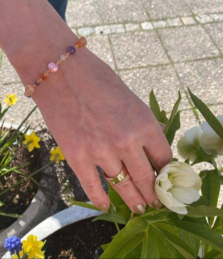 Susanne Friis Bjørner armbånd i forgylt sølv med mix av farger