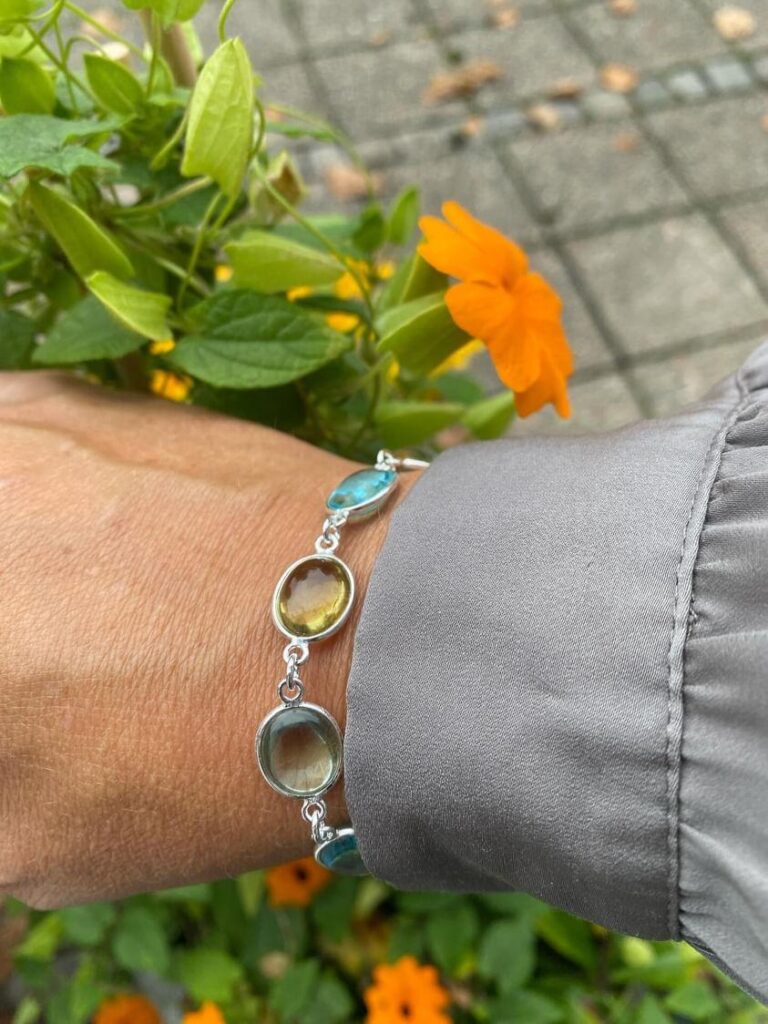 Susanne Friis Bjørner sølv armbånd med ovale grønn, lemon kvarts og synt topas