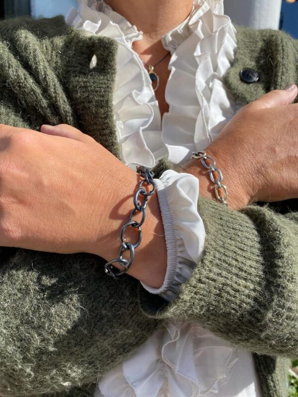 By Birdie "Samsara Golden link" armbånd i sølv med gult gull detaljer