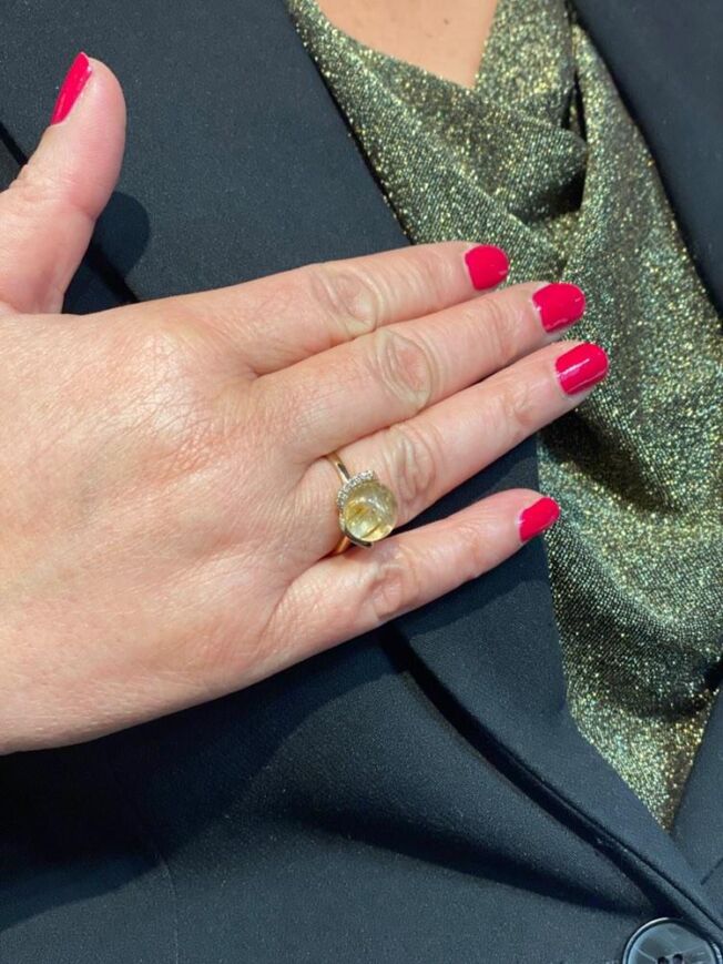 Dolce gull rutil Noën "Dolce" ring i gult gull, med diamanter og rutilkvarts