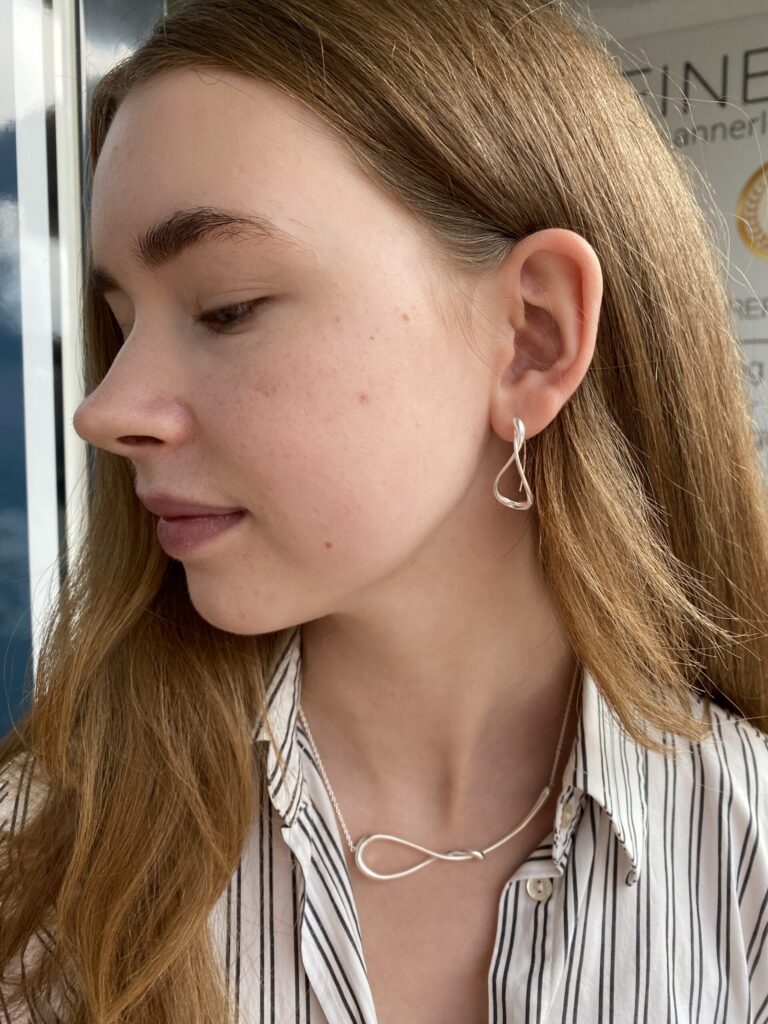 Georg Jensen “Mercy Pendant” kjede i sølv