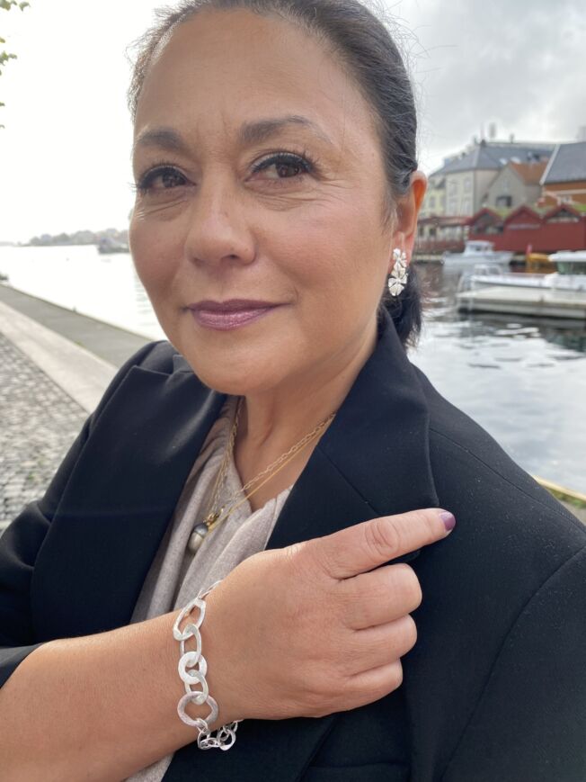 Susanne Friis Bjørner armbånd i sølv med børstede ringer i ulike størrelser