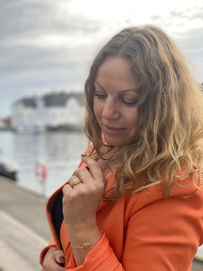 OLE LYNGGAARD COPENHAGEN BoHo ring medium i gult gull med rutilkvarts