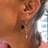 Susanne Friis Bjørner "Drømmefanger" forgylt ørepynt med London blå krystall og 3 blader