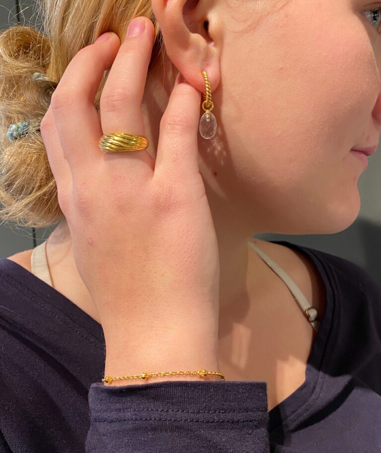 Susanne Friis Bjørner ring i forgylt sølv, med riller