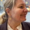 Susanne Friis Bjørner "Drømmefanger" forgylt ørepynt med morganitt krystall og 3 blader
