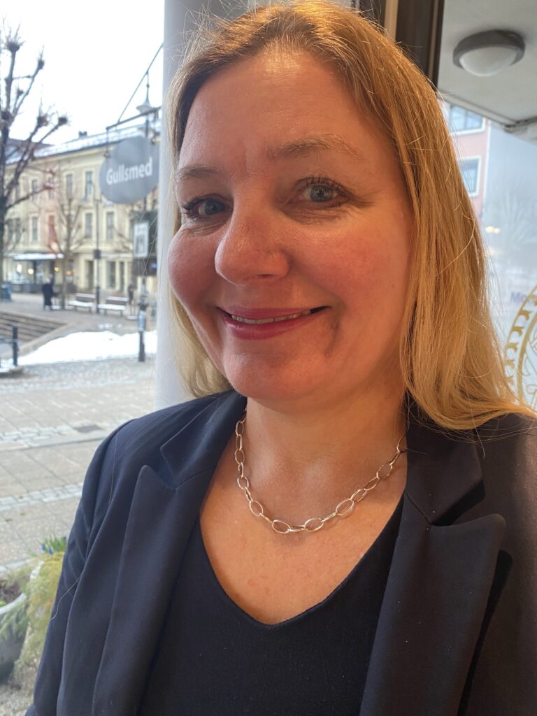 Susanne Friis Bjørner kjede i sølv med ovale ledd