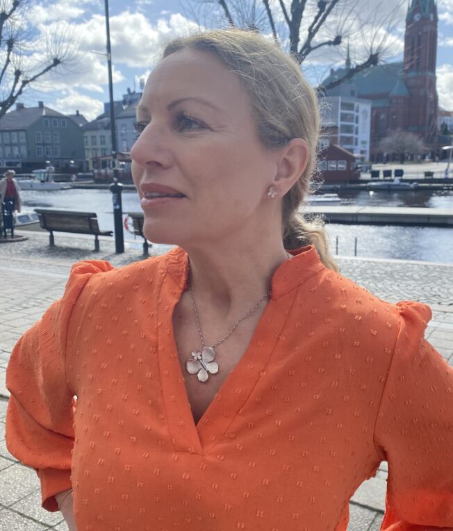 Stardust Butterfly anheng i rhodinert sølv