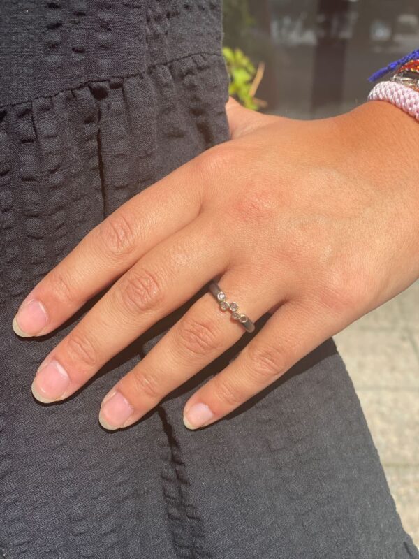 By Birdie "Ring Elisabeth 5 Rose"  i sølv med gult gull detaljer og diamanter