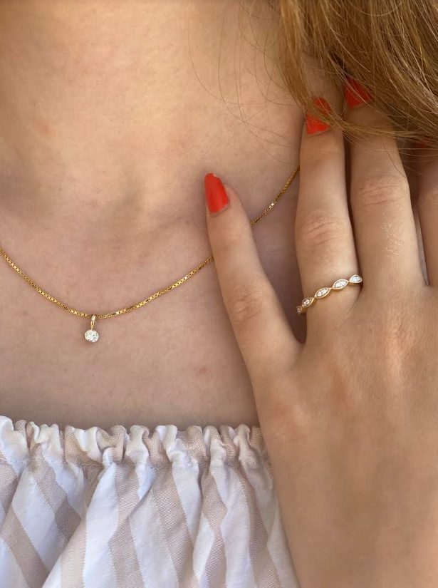 "Claudia" ring i gult gull med diamanter