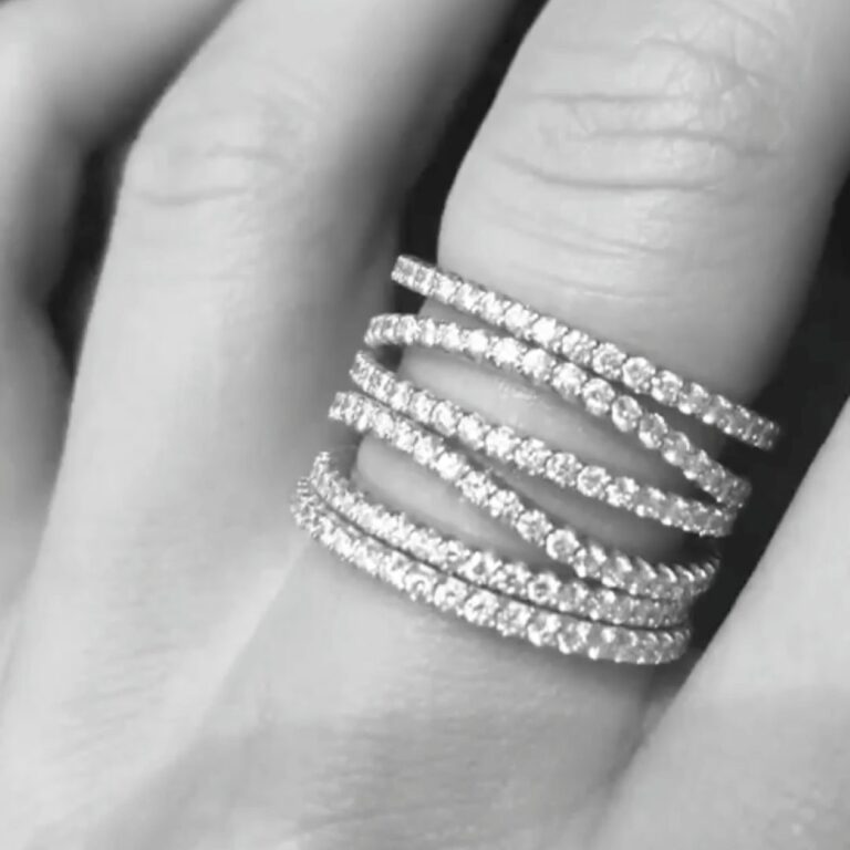 OLE LYNGGAARD COPENHAGEN  Love Bands curved ring i rosé gull