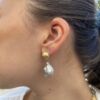 Catwalk Exclusive Matte Pearl bicolor ørepynt i sølv