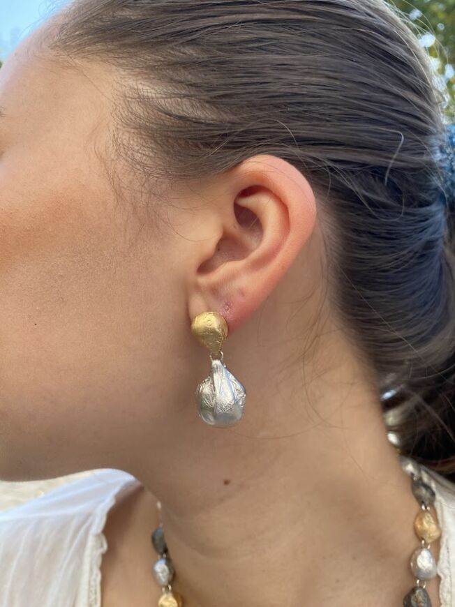 Catwalk Exclusive Matte Pearl bicolor ørepynt i sølv