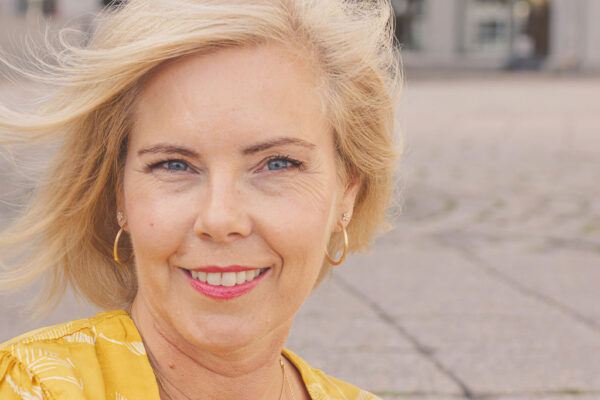 OLE LYNGGAARD COPENHAGEN Nature stor creol i gult gull