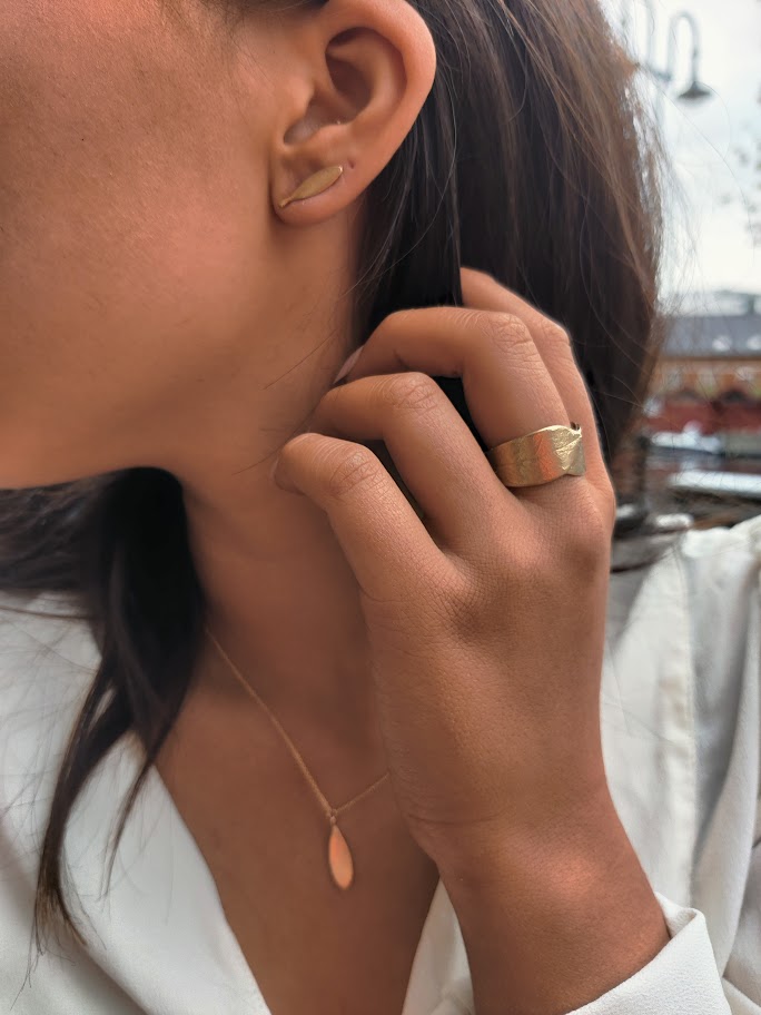 Noën «Olivia small» ring i forgylt sølv