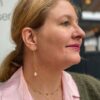 Susanne Friis Bjørner ørepynt i forgylt sølv med apatit, karneol, peridot og ferskvannsperle