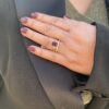 Gult gull ring med rhodolitt og diamanter 0,14 ct