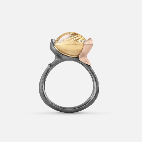 OLE LYNGGAARD COPENHAGEN Lotus ring 3 i sølv og gull med rutilkvarts