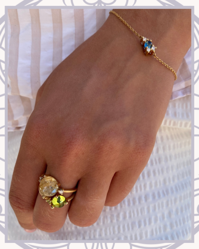 Stellini armbånd med topas og Stellini ring med rutil og peridot fra Noën . Lekre fargede edelstener, sammen med diamanter fattet i fairtrade gull. Gullsmed Einersen Gull i Arendal