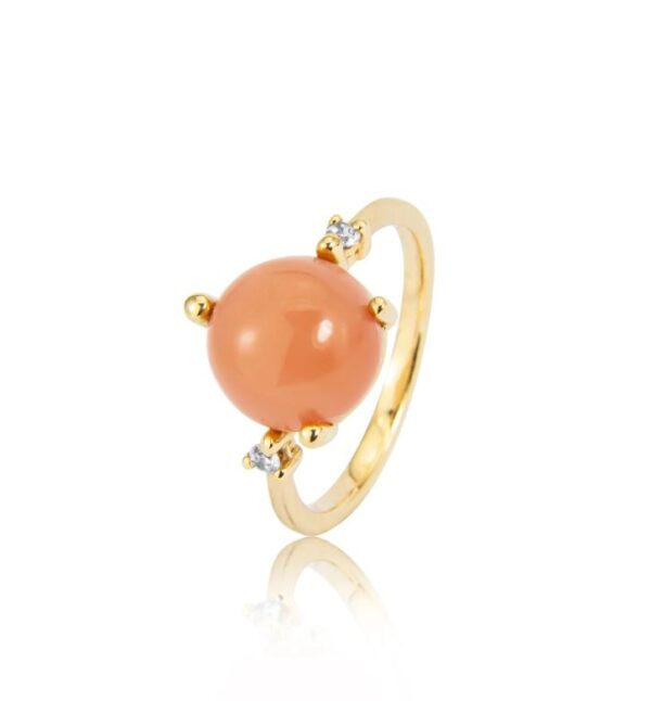 Noën "Stellini" ring i gult gull, med diamanter og ferskenfarget månesten