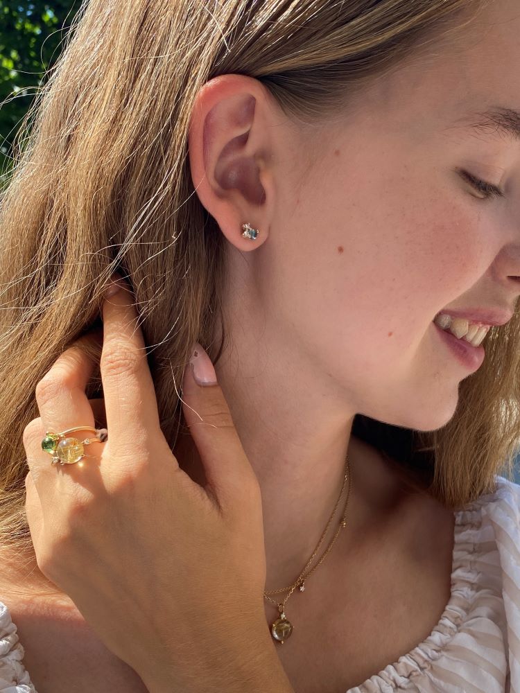 Stellini og Shine serien fra Noën . Lekre fargede edelstener, sammen med diamanter fattet i fairtrade gull