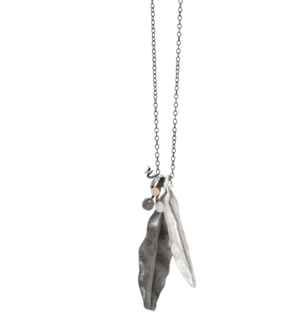 OLE LYNGGAARD COPENHAGEN Leaves pendant large oksidert sølv