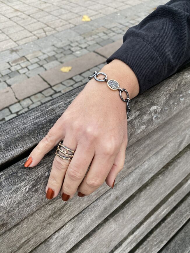 By Birdie "Orion Topka" armbånd i sølv med gult gull detaljer og diamanter