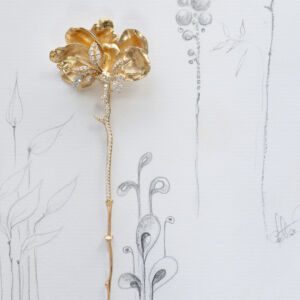 OLE LYNGGAARD COPENHAGEN Wild Rose Earstuds i gult gull med diamant