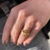 By Birdie "Zenith Garden Green" ring i gult gull