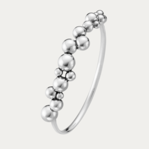 Armring fra Moonlight Grapes kolleksjonen fra Georg Jensen i oksidert sølv. Gullsmed Einersen Gull i Arendal