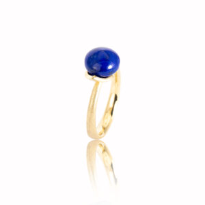 Noën «Dolce» ring i forgylt matt sølv med lapis, liten
