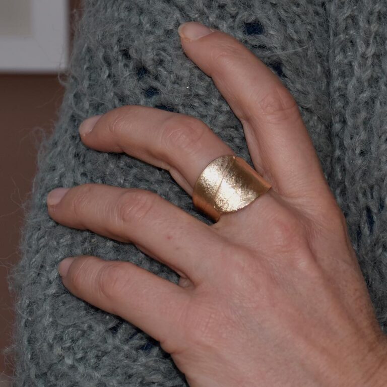 Noën «Olivia big» ring i forgylt sølv