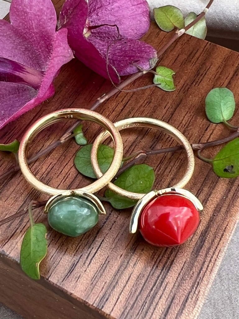 Noën «Dolce small» ring i forgylt matt sølv med jade