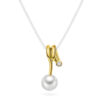 EC 1914 Anheng "Swirl" i gult gull med diamant og perle