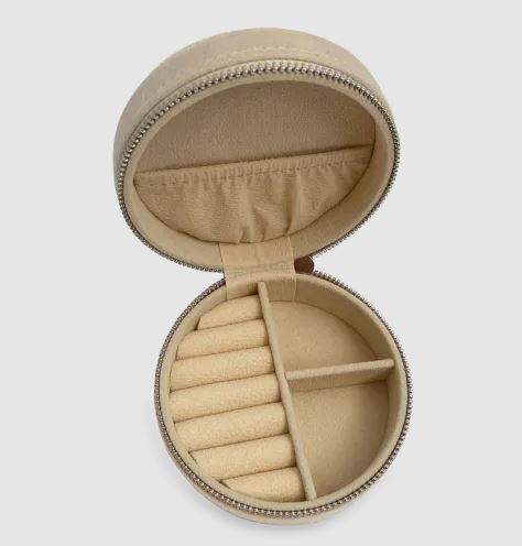 Smykkeskrin i beige velur med tinnkrone fra EIK barn™