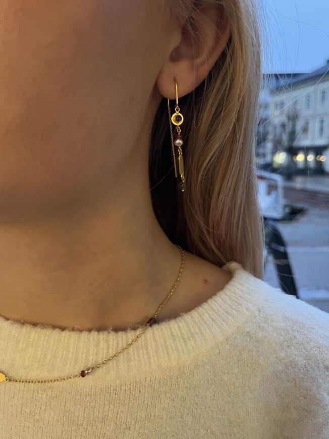 Susanne Friis Bjørner forgylt sølv kjede med mix av sten og børstede plater