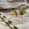 Ulrikke Vogt "Valmue Hook earring small" i forgylt sølv