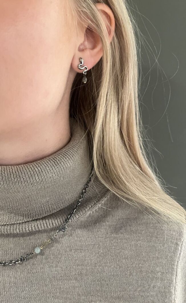 By Birdie Ears Serpent Silver Raw ørepynt i sølv med rådiamant