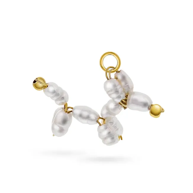 Sandra Lyng Pearly Pup charm i forgylt sølv