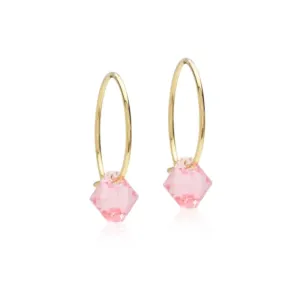 Blomdahl Pendant Bicone øreringer i gullfarget titan med lys rosa krystall