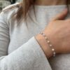 Susanne Friis Bjørner armbånd i forgylt sølv med calcedon og ferskvannsperler