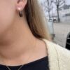 Susanne Friis Bjørner ørepynt i forgylt sølv med ferskvannsperle og røkkvarts