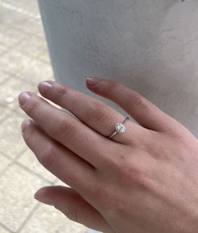 Hvitt gull rosettring med diamanter 0,30 W.SI