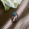 By Birdie "Ring Victoria rose aquamarine" i sølv med gult gull detaljer og akvamarin