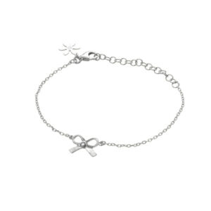 Armbånd i sølv med sløyfe symbol.