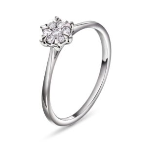 Ring i gull med diamanter fattet som en illusjon. Gir inntrykk av å være en stor sten. 0,15 ct