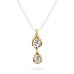 Anheng i gult gull med to dråpeformede diamanter. Lite og elegant