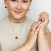 Armbånd i forgylt sølv, Primini med krystall i midten regulerbar lengde, Moss Green- lys grønn, sammen med ørepynt og anheng, ring fra Julie Sandlau
